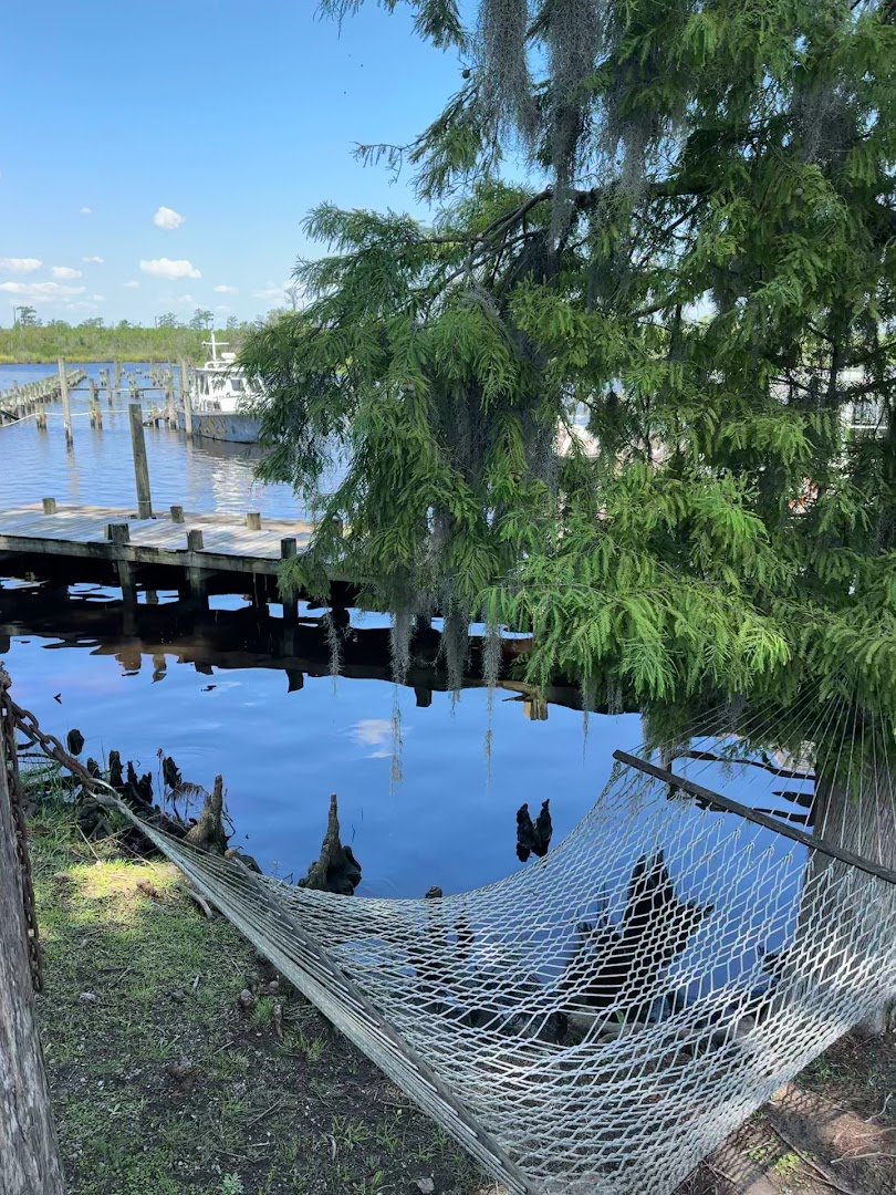 American dishes served near the river.